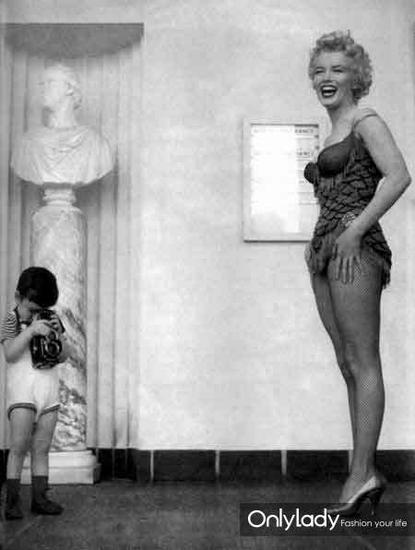 　1950’s 短裙出现