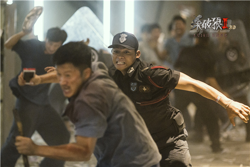 托尼贾吴京争夺手机