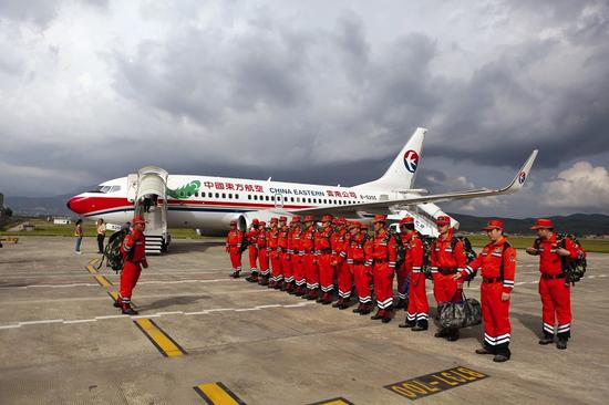 中国紧急救援直升机飞行员高等教育基地落户荆