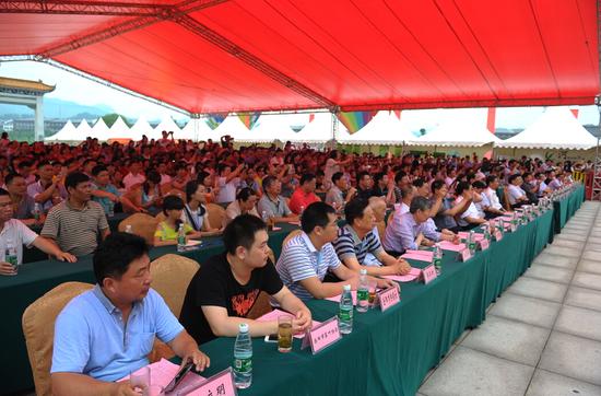 6月13日，首届沩山茶业黄茶文化节在长沙宁乡县沩山密印寺精彩开幕。