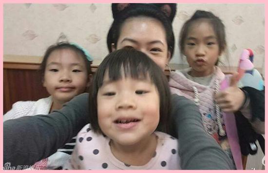 小S与女儿们