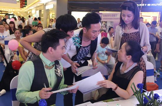 寻找最美花房姑娘总决赛落幕 95后清纯俏佳