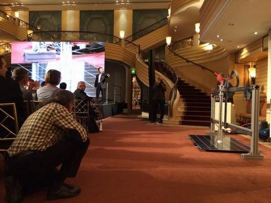 比亚迪Module 2.0接受直径50mm的冰雹测试