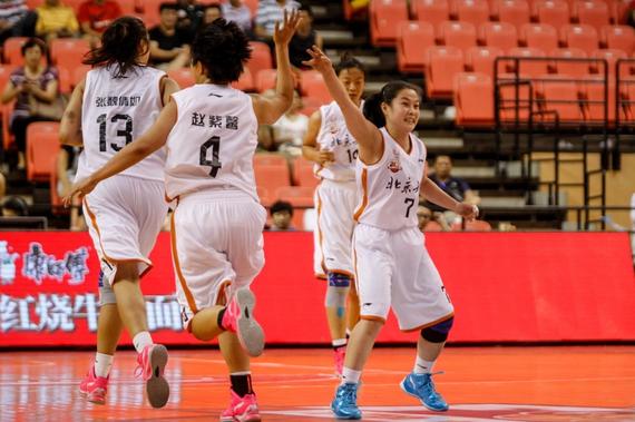 CUBA北大女篮35分大胜清华 进总决赛战天财