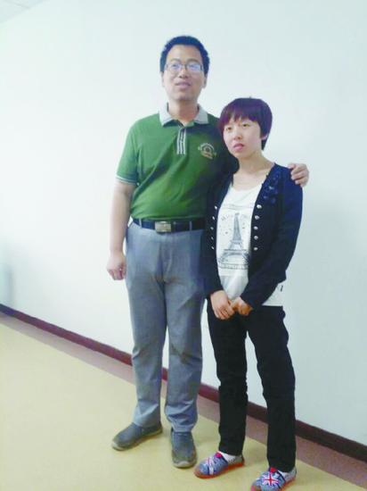 6月14日，张璐从德州赶来见到16年前的恩人。