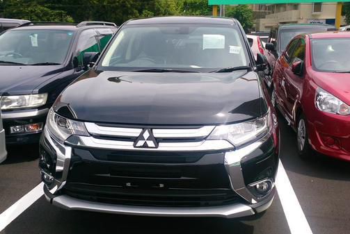 00 PC Mitsubishi Outlander PHEV facelift spy