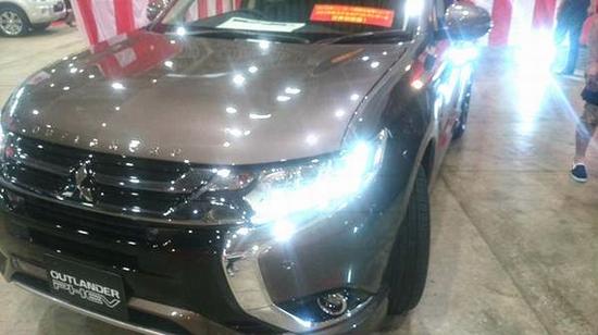 Mitsubishi Outlander PHEV facelift spy 04