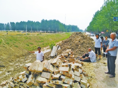 淮阳村民集资修桥被县水利局强拆 未经任何程序