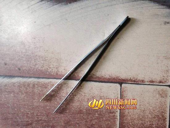 嫌疑人作案使用的镊子