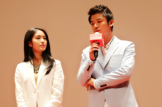 芦芳生与杨采钰