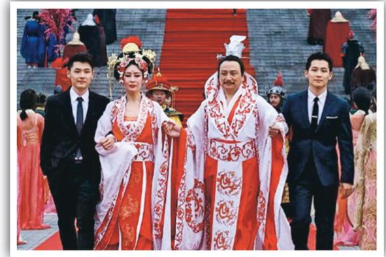 汤镇业邀苗侨伟黄日华喝喜酒