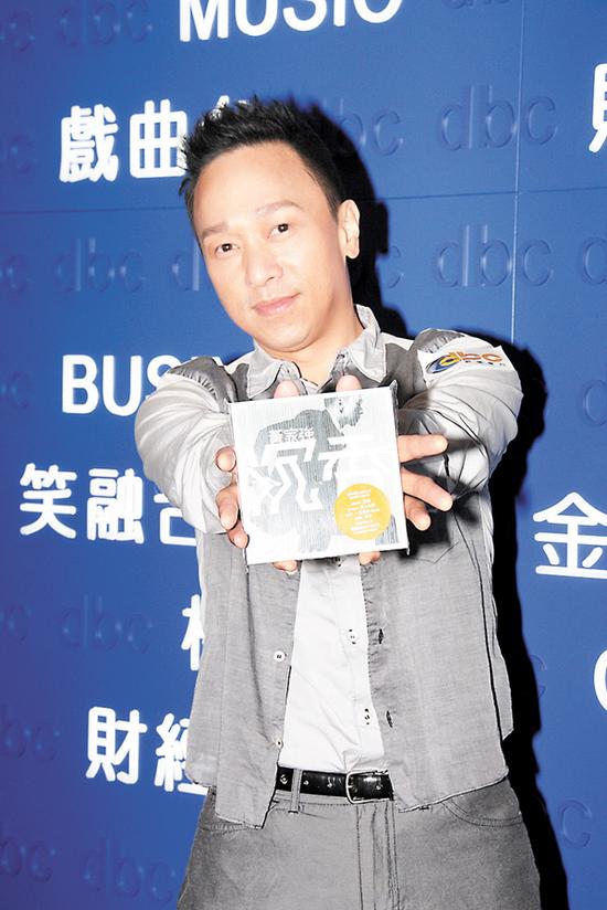 黄家强宣传新碟《沉香》 父亲节与子同乐