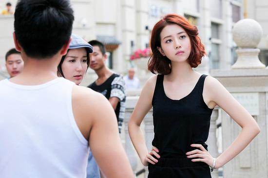 《姐妹》李溪芮演霸道千金当街闹分手