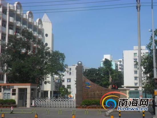 琼山二小坐落在府城朱云路上,而距离该校不远,就是琼山三小及琼山六小。