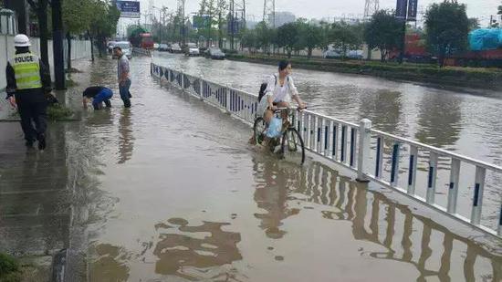 杭州启动防汛三级应急响应 这些路段有积水要