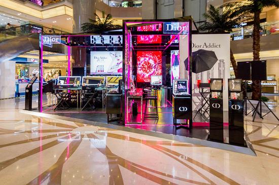 Dior国际彩妆师团队空降西安 大胆玩转日夜唇