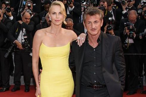 曝塞隆与西恩-潘分手