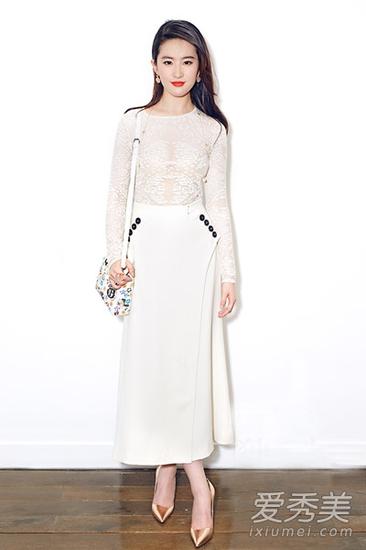 刘亦菲白色礼服造型