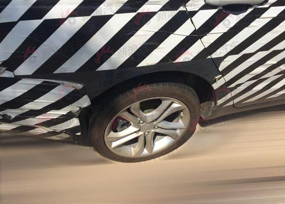 全新家族脸谱设计 第二代帝豪测试车再曝图片