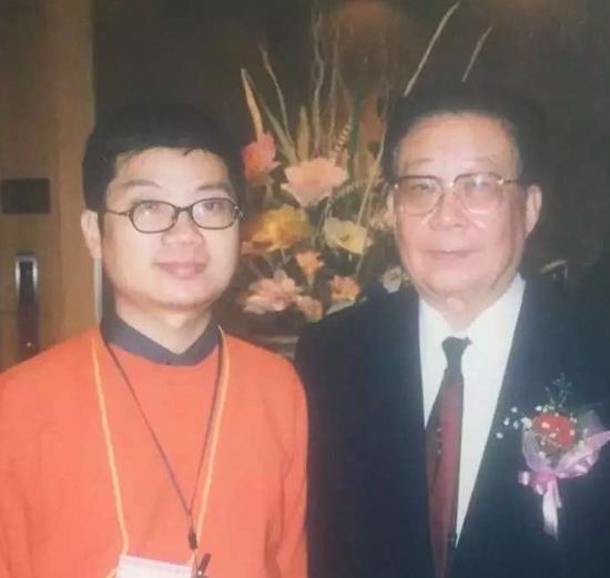 程青松与谢铁骊2000年南宁合影