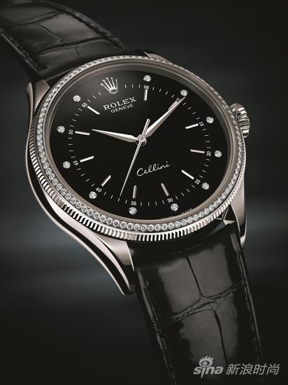 镶嵌宝石的切利尼时间型