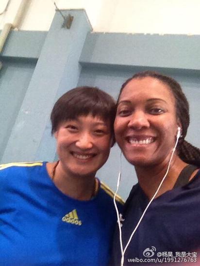 中美女排对抗福建阳光城开门红 杨昊斯科特合