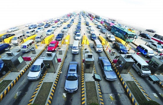 今日高速出京方向车流量大