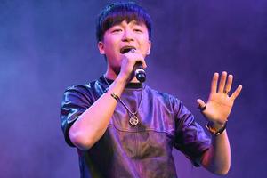 余枫成职业赛车手 想在比赛中认识韩寒