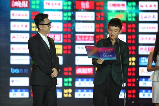 %e5%a4%a7%e9%b9%8f%e3%80%81%e8%91%a3%e5%ad%90%e5%81%a5