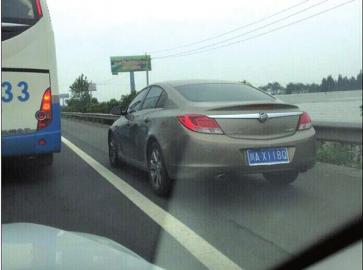 成乐高速66辆车走应急道