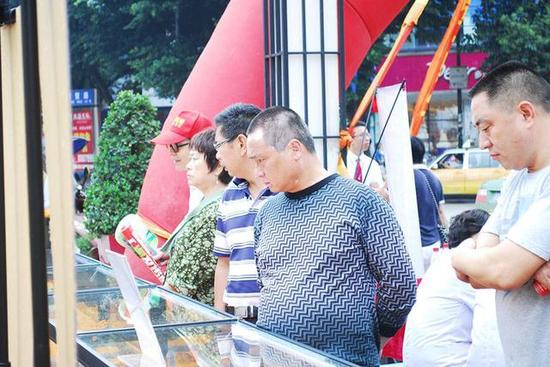 观展市民
