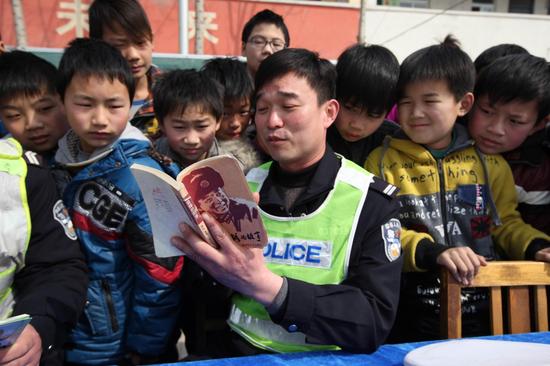 趙全濤講雷鋒故事