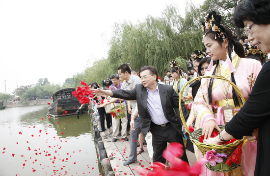 首屆兩岸三地端午詩會在清明上河園圓滿落幕