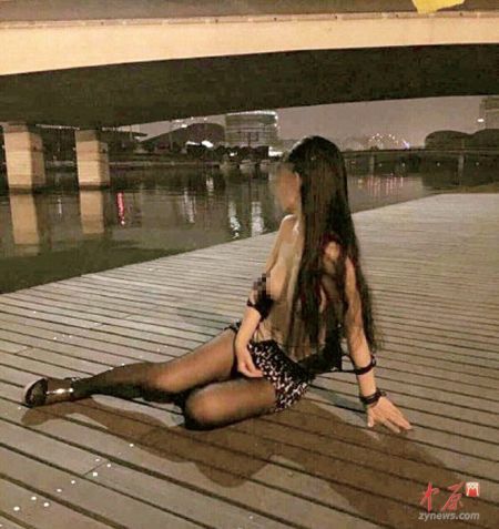 网传户外女裸照