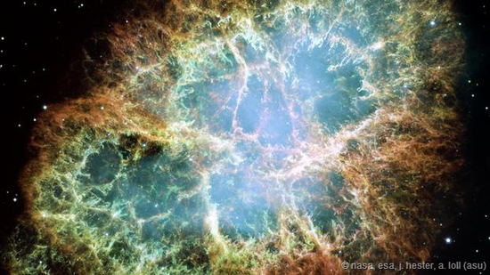 蟹状星云，这是超新星爆发留下的遗迹。我们所在的宇宙或许只不过是一片无垠沙滩上的一颗沙粒而已