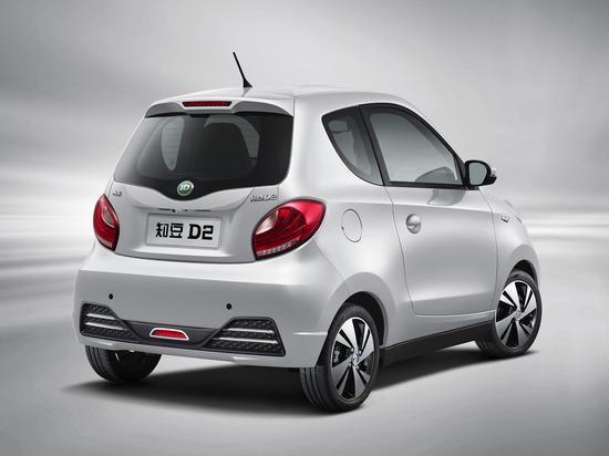 知豆_白车_后45度