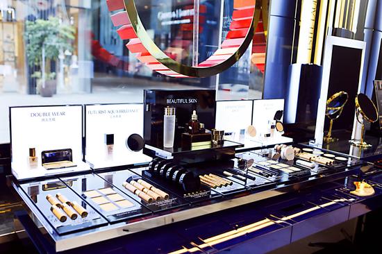 雅诗兰黛下月中国市场降价 _手机新浪网