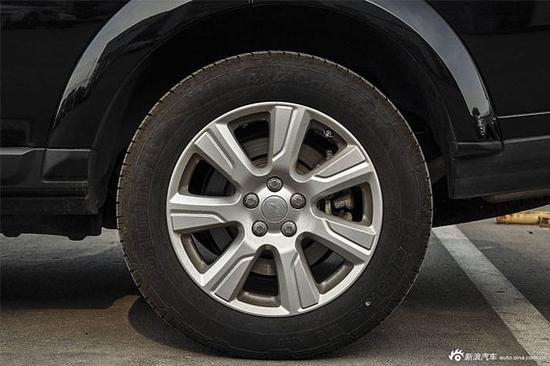 发现4配备255/55 R19车胎