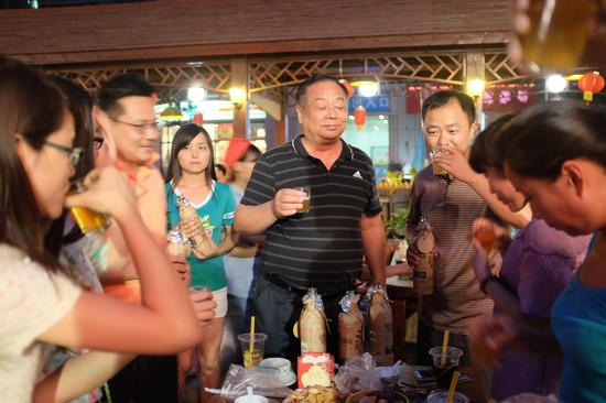 激情暢飲金星原漿啤酒