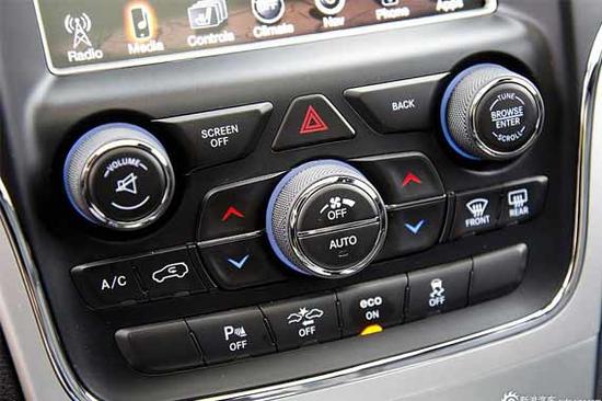 大切诺基内饰配置