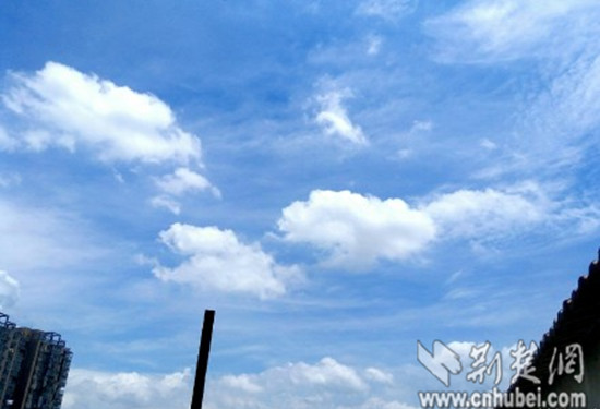 武汉天空颜值爆表 现顶级蓝天白云美醉网友(图