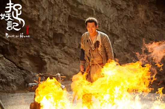 井柏然与烈火抗争