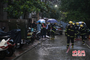 6月25日2时50分，市公安局119接报：郑州市西关虎屯小区一单元楼底层电表箱着火。随后消防迅速出警，目前火己扑灭。