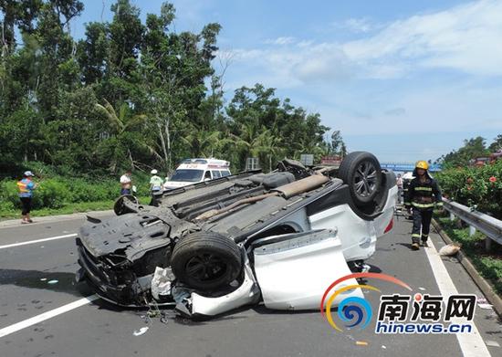 事故现场(通讯员吕书圣摄)