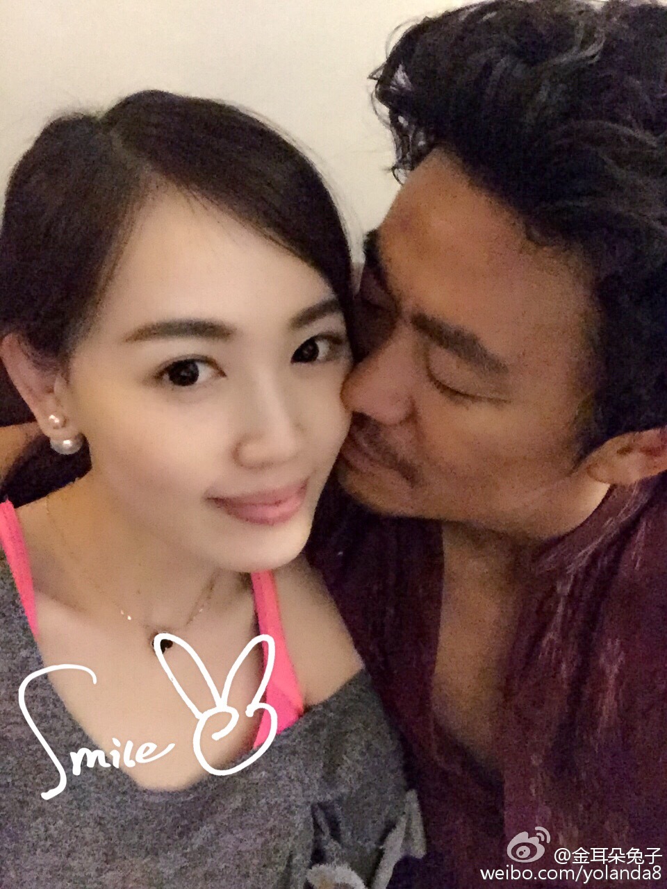 王宝强娇妻晒亲密照