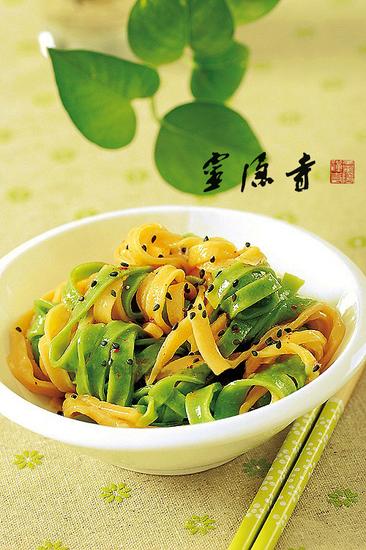 菠菜胡萝卜手擀面