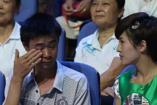许自文:“救救我的女儿吧!”