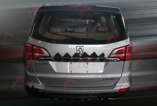 双车并存 宝骏730改款车型谍照