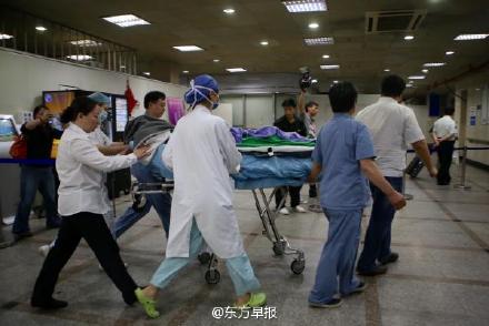 台湾粉尘爆炸重伤女生飞抵上海就医