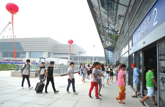 郑州汽车东站搬至高铁站 候车厅像候机厅(图)